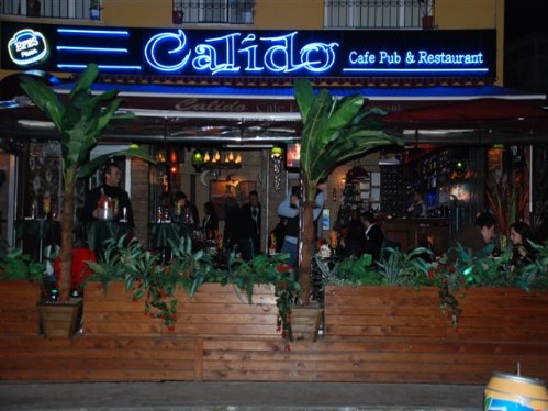 Calido Pub & Restaurant 