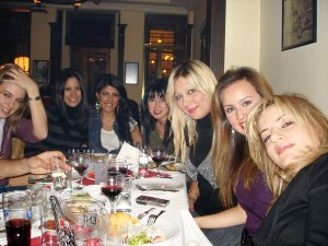 B�t�n K�zlar Lipsos'ta Topland�k
